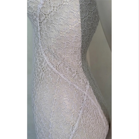 SOLD Azzedine Alaïa bodycon lace mini dress. - Picture 5 of 9